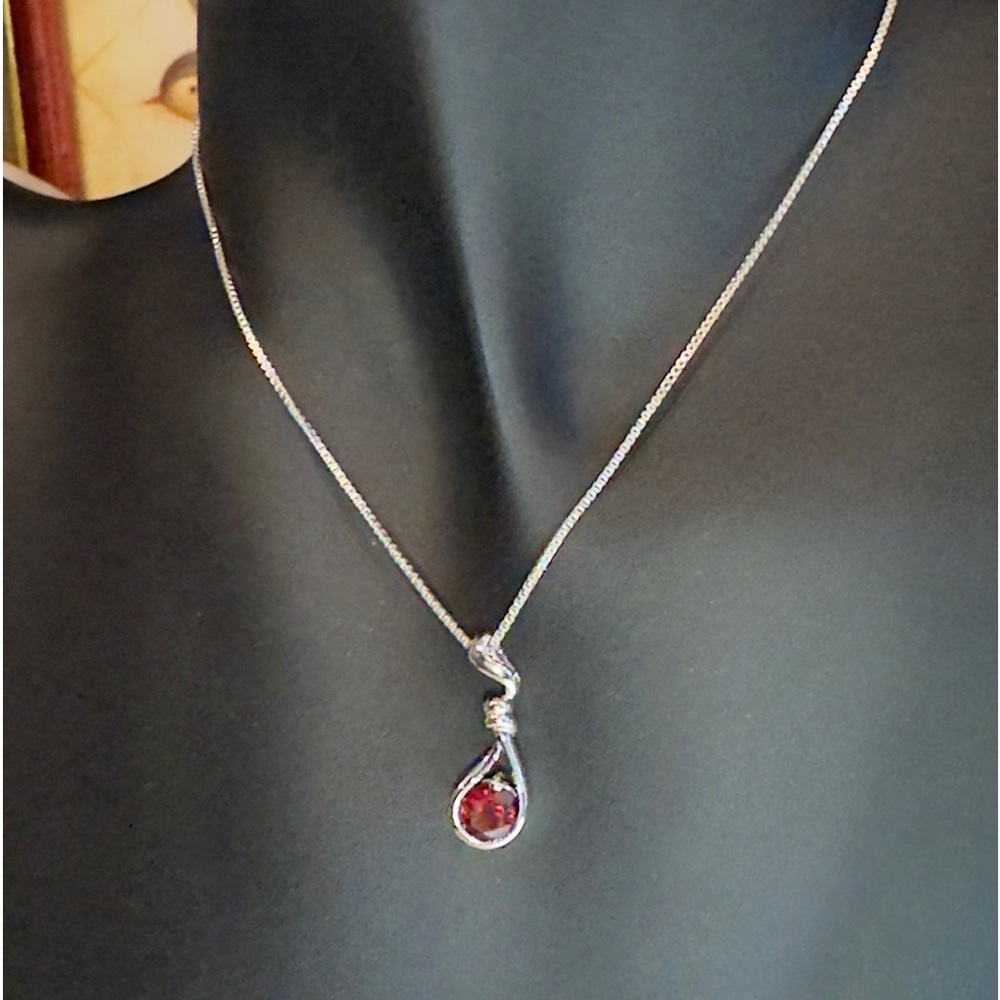 Vintage Unique Garnet Sterling Silver 925 Pendant with 14K gold Rhodium Finish - Picture 6 of 10